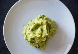 Super Easy Guacamole Recipe [Paleo, Keto, AIP]
