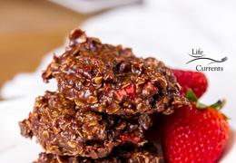Chocolate Covered Strawberry No Bake Candy Cookies