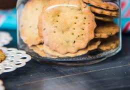 Baked & Crisp Whole Wheat Methi Puri Recipe (Healthy Snack)