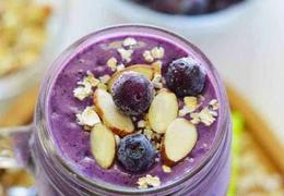 Blueberry Almond Oatmeal Smoothies