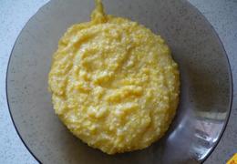 Кукурузная каша с шкварками и сыром