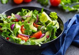 Salade de tomates cerises aux oignons frais : Recette de Salade de tomates  cerises aux oignons frais