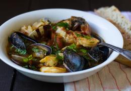 Cioppino (Italian Seafood and Tomato Stew)