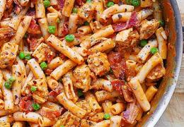 Spicy Chicken Pasta with Bacon and Peas