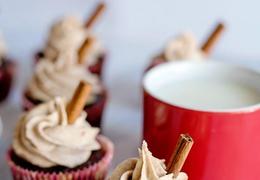 Gingerbread Cupcakes with Cinnamon Cream Cheese Frosting