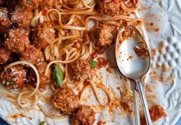 Tomato meatballs with linguine