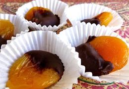 Dark Chocolate Dipped Apricots Recipe